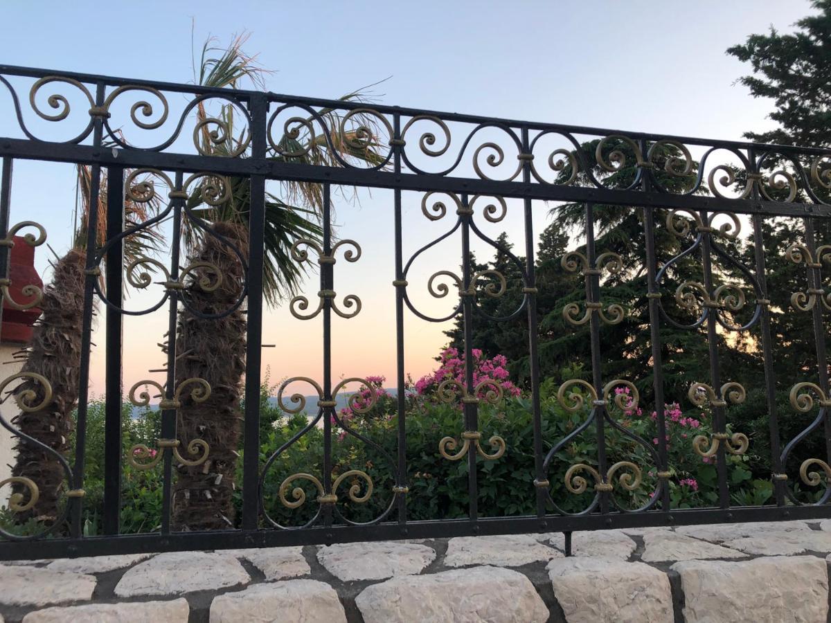 La Villa - Beach House & Rooms Crikvenica Exterior photo